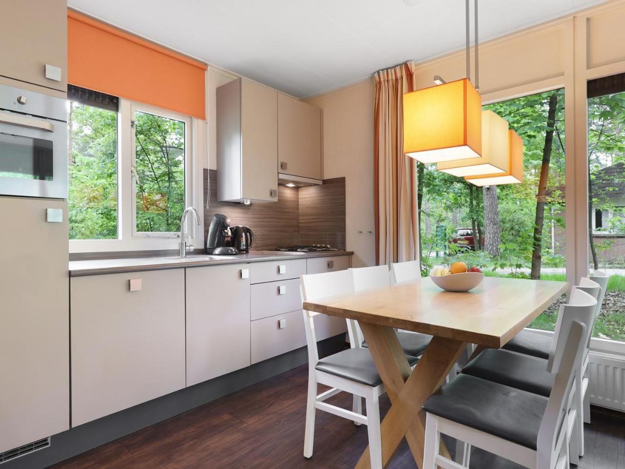 Comfort 6-Person Dog Bungalow In The Holiday Park Landal Heideheuvel Beekbergen Szoba fotó