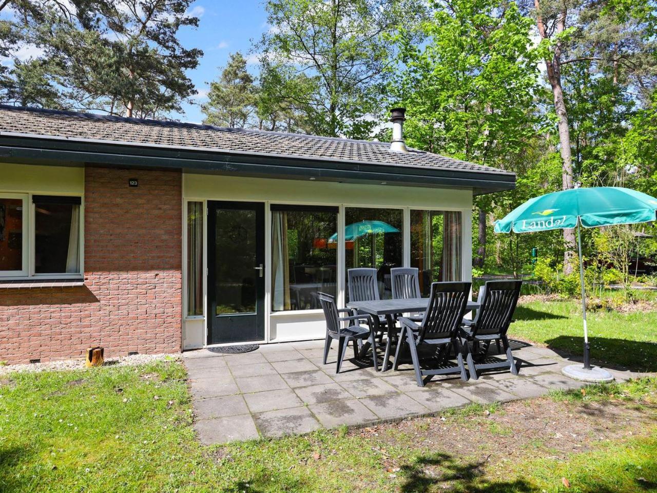 Comfort 6-Person Dog Bungalow In The Holiday Park Landal Heideheuvel Beekbergen Szoba fotó