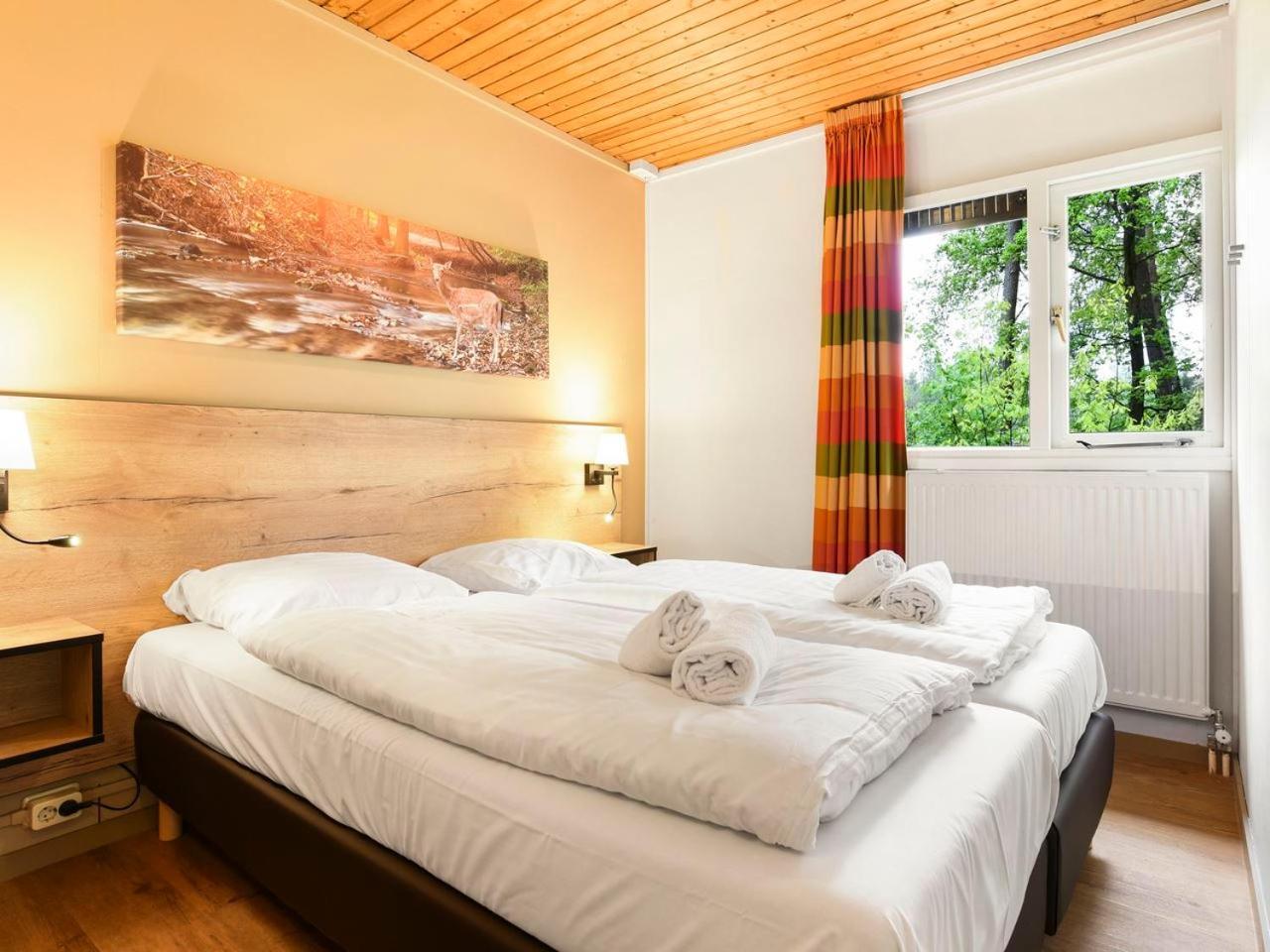 Comfort 6-Person Dog Bungalow In The Holiday Park Landal Heideheuvel Beekbergen Kültér fotó