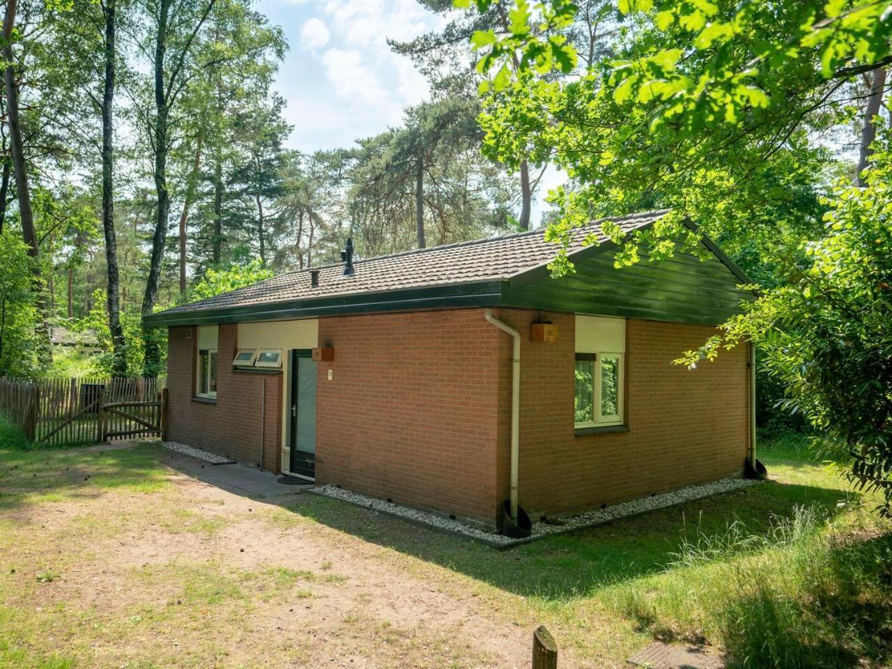 Comfort 6-Person Dog Bungalow In The Holiday Park Landal Heideheuvel Beekbergen Kültér fotó
